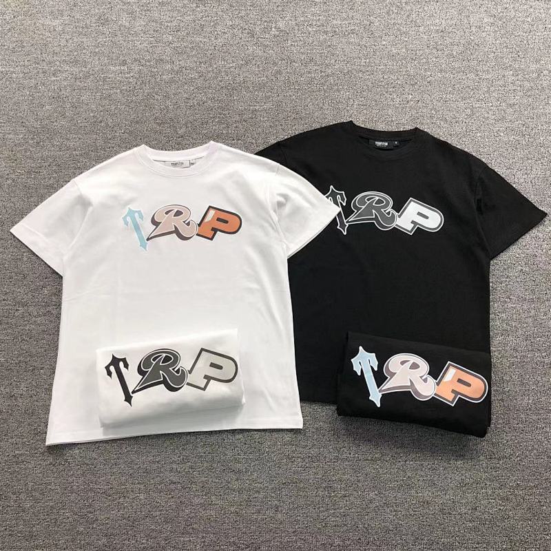 TRAPSTAR T-SHIRT 411186663（im 170cm 57kg i wear size S in the phot）