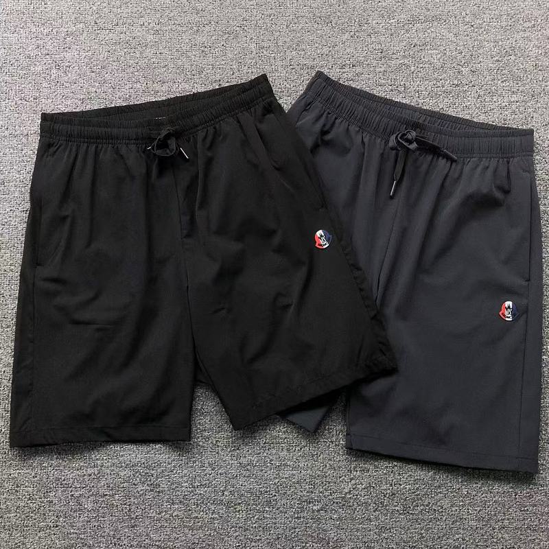 MONCLER SHORTS 504261001（im 170cm 60kg i wear size 2XL in the phot）