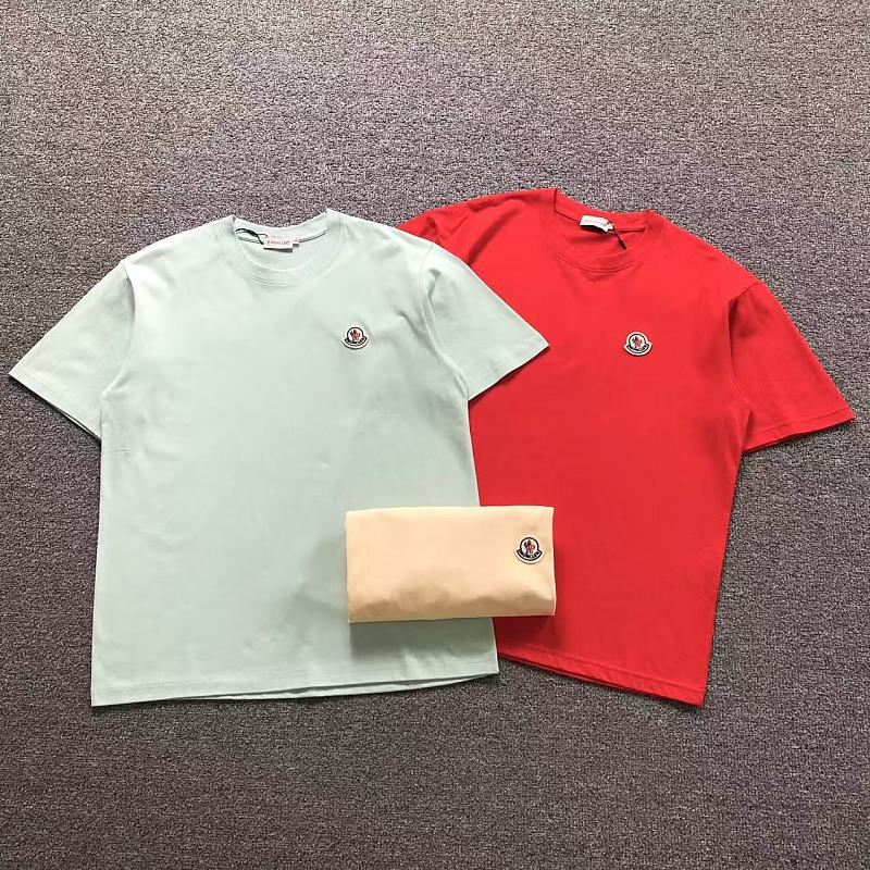 MONCLER T-SHIRT 2205074401（im 170cm 60kg i wear size L in the phot）