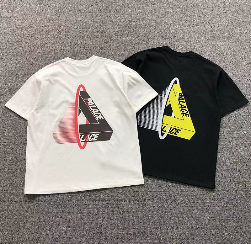 PALACE T-SHIRT 1104070721（im 170cm 60kg i wear size M in the phot）