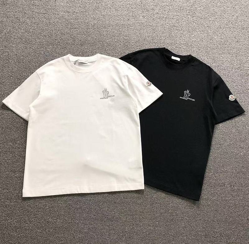 MONCLER T-SHIRT 52418121147（im 170cm 60kg i wear size L in the phot）