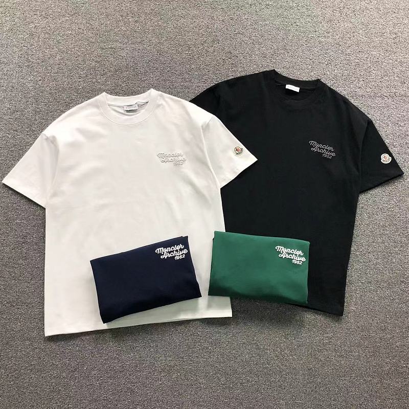 MONCLER T-SHIRT 521234419（im 170cm 60kg i wear size XS in the phot）