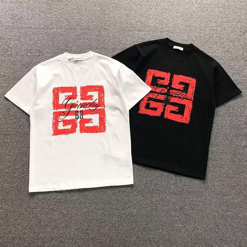 GIVENCHY T-SHIRT 41072603133（im 170cm 60kg i wear size S in the phot）