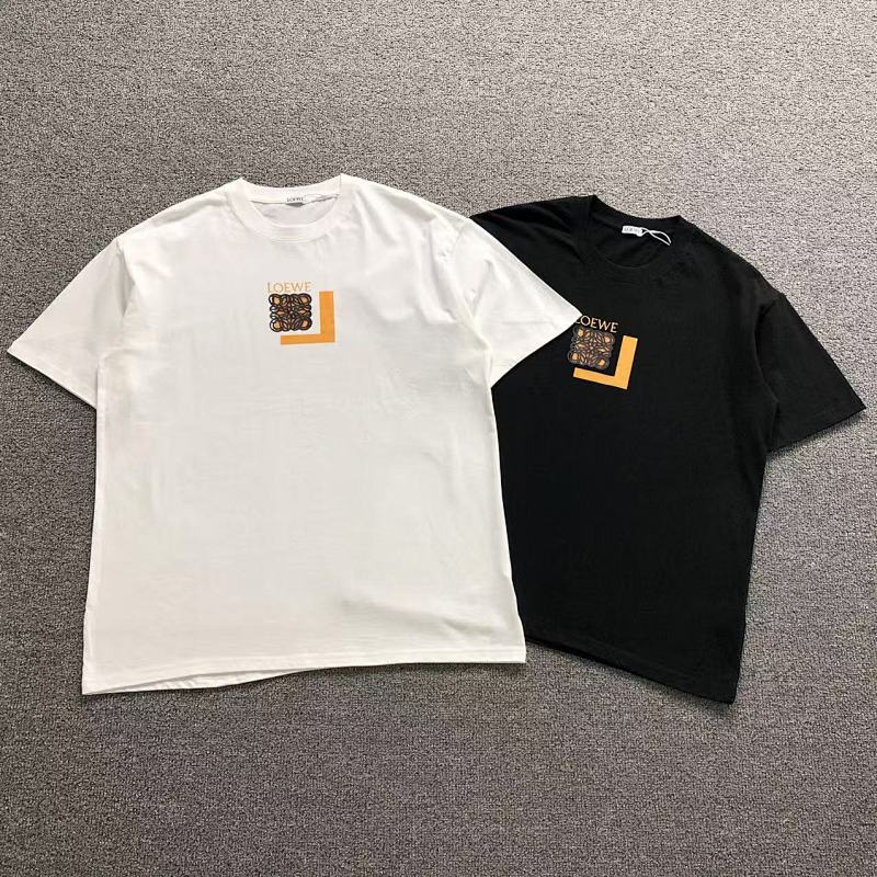 LOEWE T-SHIRT 4111063801（im 170cm 60kg i wear size M in the phot）