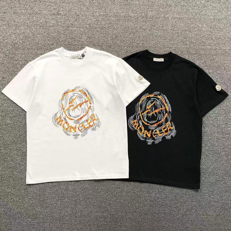 MONCLER T-SHIRT 3203055421（im 170cm 60kg i wear size M in the phot）