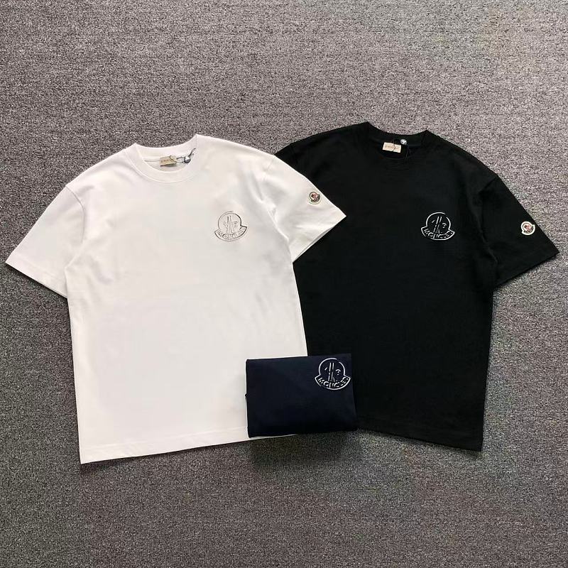 MONCLER T-SHIRT 5261012147（im 170cm 60kg i wear size M in the phot）