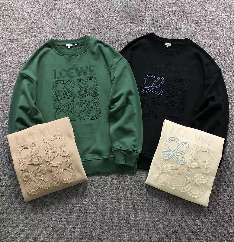 LOEWE HOODIE 4209031101（im 170cm 60kg i wear size M in the phot）