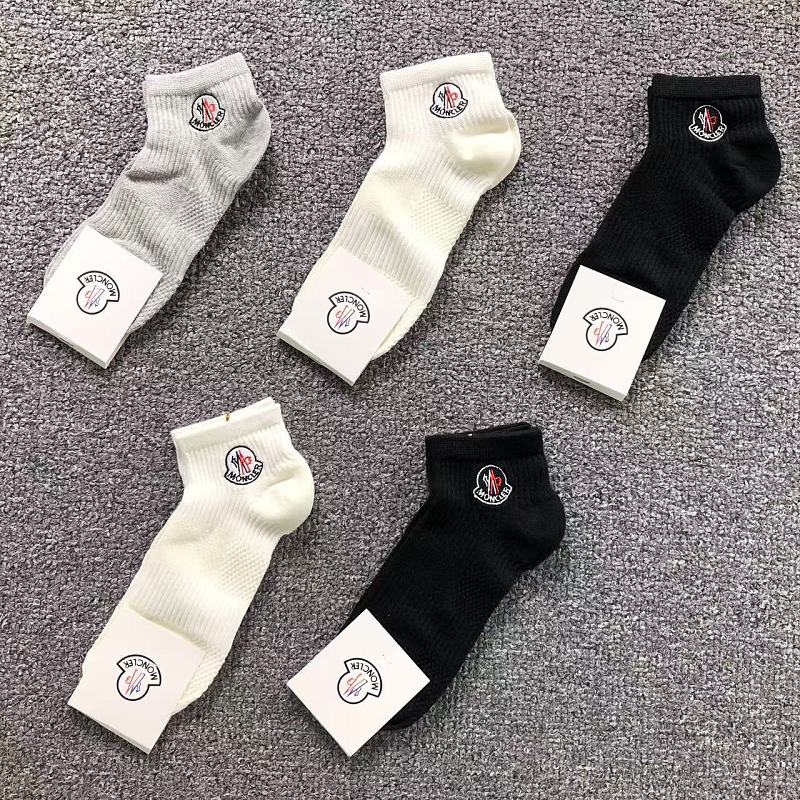 MONCLER SOCKS 218290418