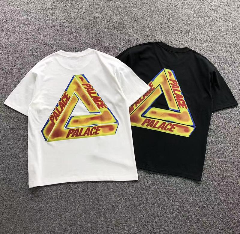 PALACE T-SHIRT（im 170cm 60kg i wear size M in the phot）