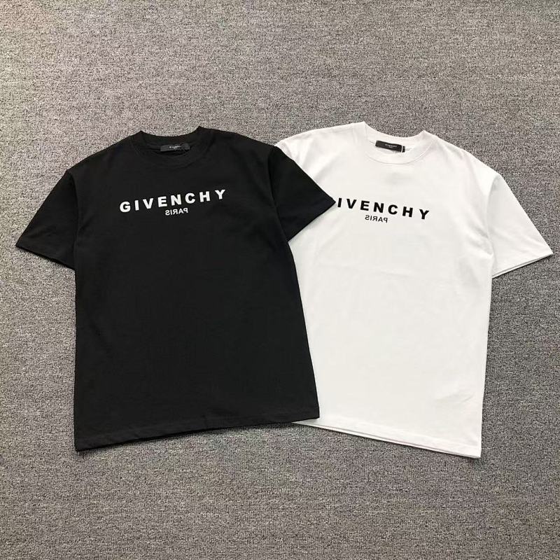 GIVENCHY T-SHIRT 31061102125（im 170cm 60kg i wear size S in the phot）
