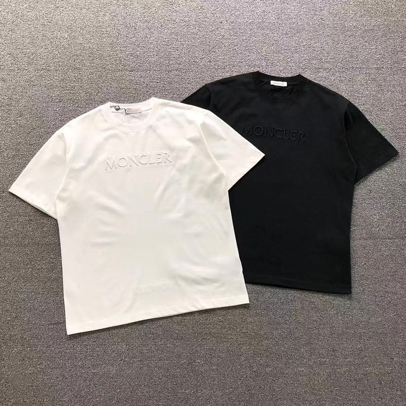 MONCLER T-SHIRT 520121120（im 170cm 60kg i wear size M in the phot）