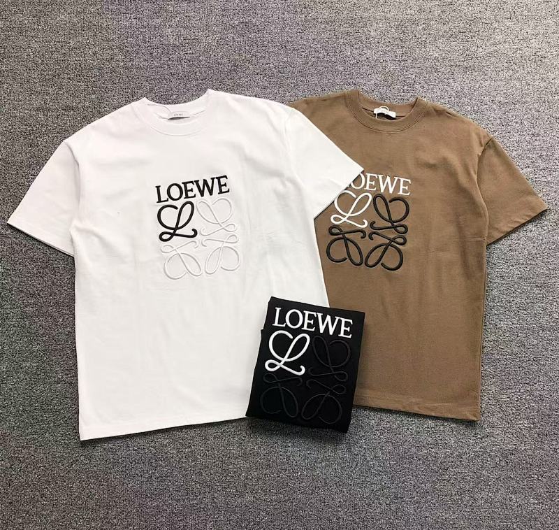 LOEWE T-SHIRT 31061105125（im 170cm 60kg i wear size L in the phot）