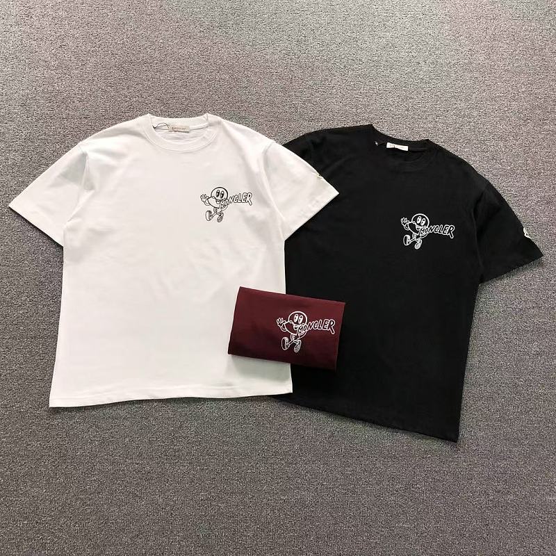 MONCLER T-SHIRT 41072416133（im 170cm 60kg i wear size M in the phot）