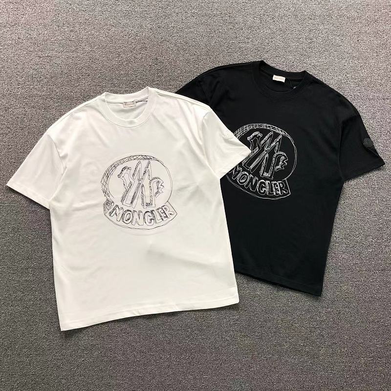 MONCLER T-SHIRT 3205212121（im 170cm 60kg i wear size M in the phot）