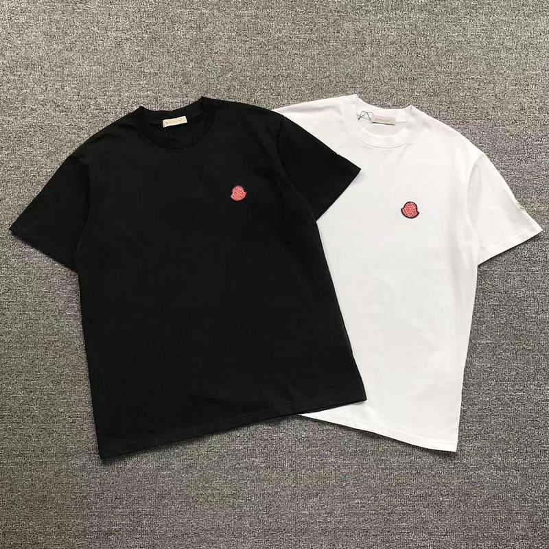 MONCLER T-SHIRT 3204221821（im 170cm 60kg i wear size M in the phot）