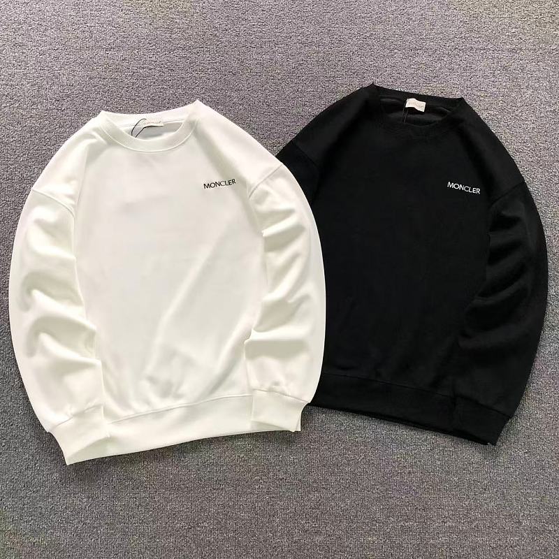 MONCLER HOODIE 2110253101（im 170cm 60kg i wear size L in the phot）
