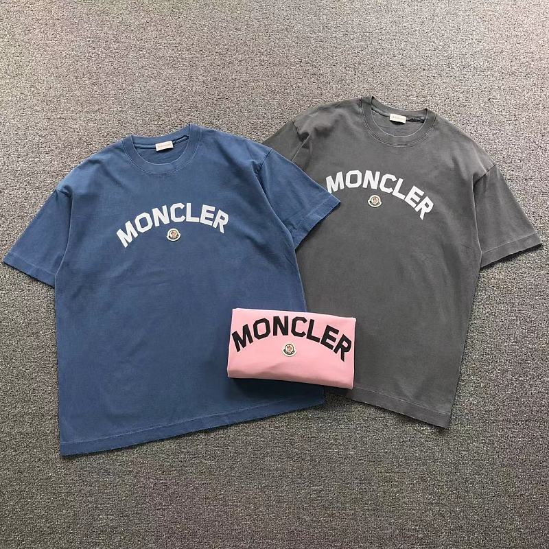 MONCLER T-SHIRT 2203262301（im 170cm 60kg i wear size L in the phot）