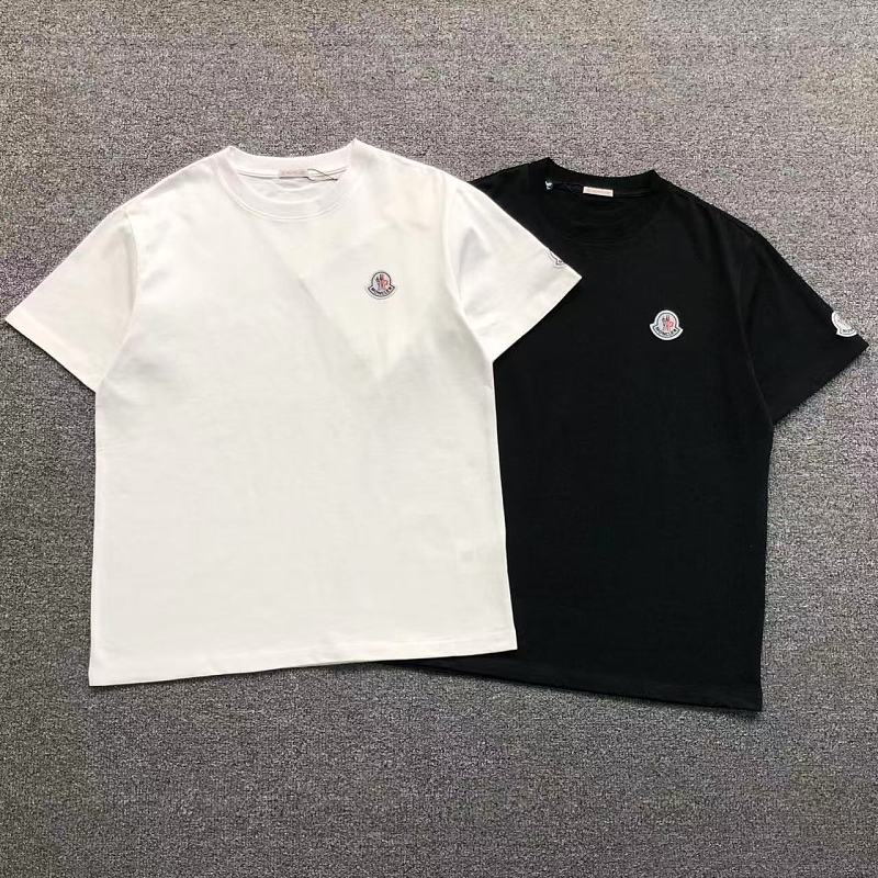 MONCLER T-SHIRT 2203160401（im 170cm 60kg i wear size M in the phot）