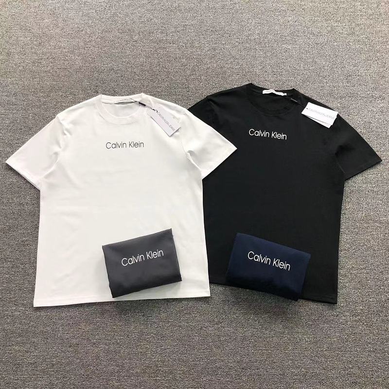 CALVIN KLEIN T-SHIRT 112123401（im 170cm 57kg i wear size L in the phot）