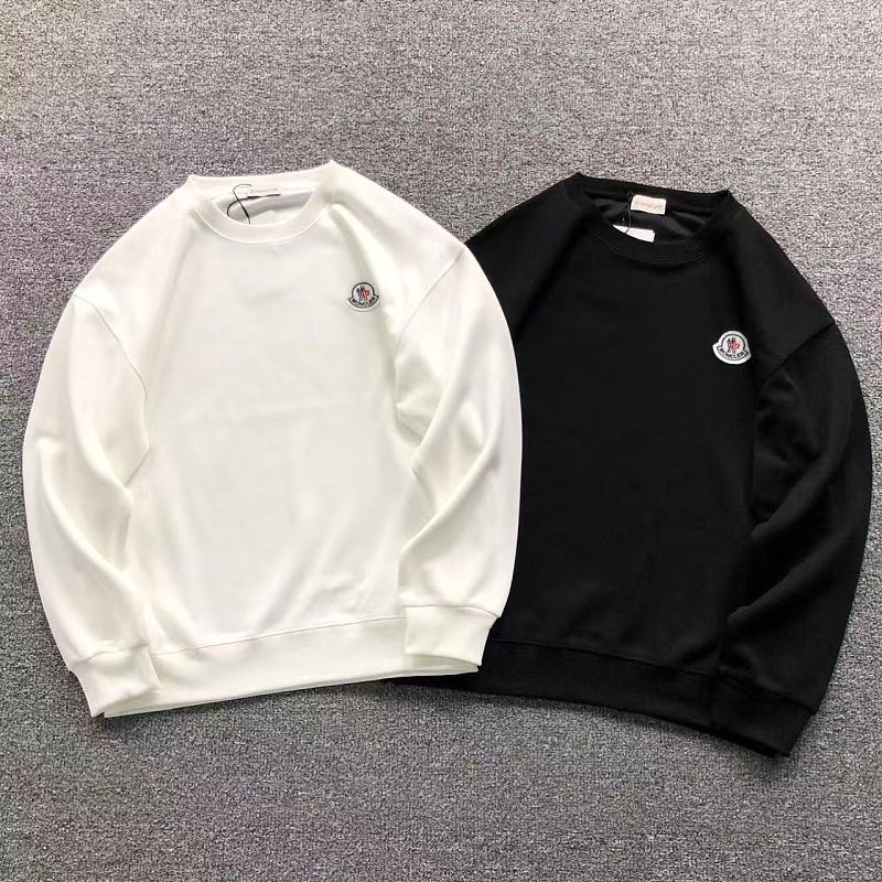 MONCLER HOODIE 2110242001 （im 170cm 60kg i wear size L in the phot）