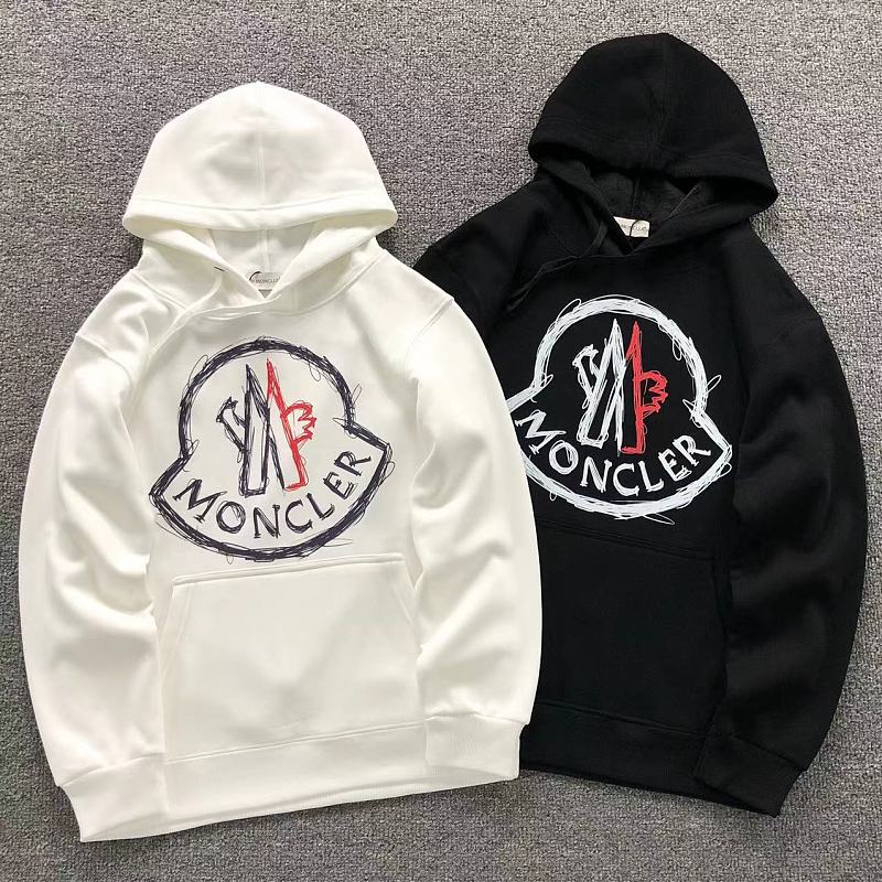 MONCLER HOODIE 2110305001（im 170cm 60kg i wear size L in the phot）