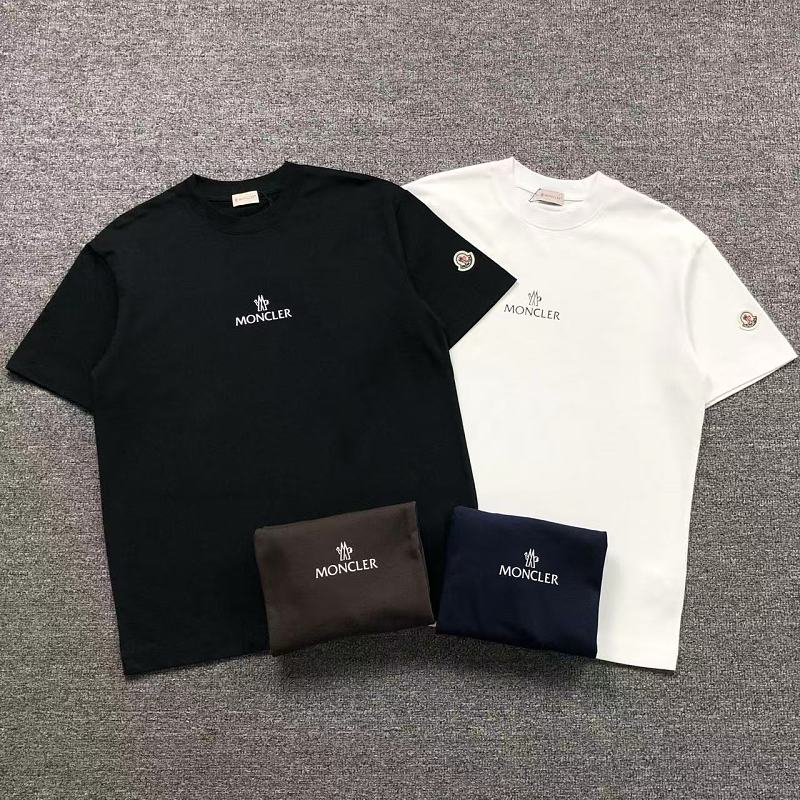 MONCLER T-SHIRT 3201301521（im 170cm 60kg i wear size M in the phot）