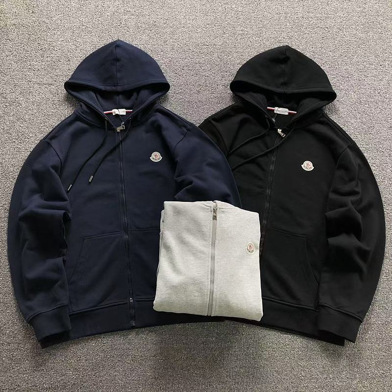 MONCLER HOODIE 2110153801（im 170cm 60kg i wear size L in the phot）