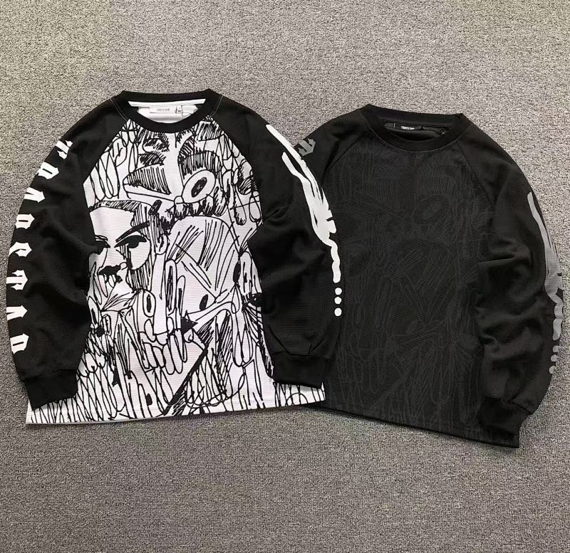 TRAPSTAR LONG SLEEVED 58080978（im 170cm 60kg i wear size M in the phot）
