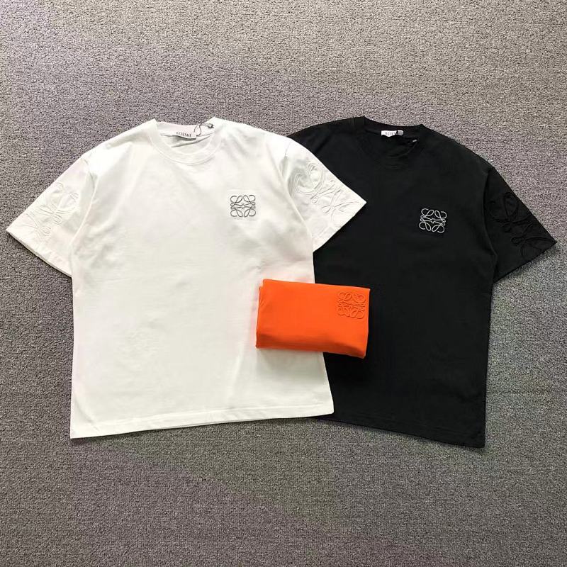 LOEWE T-SHIRT 3203121120（im 170cm 60kg i wear size M in the phot）