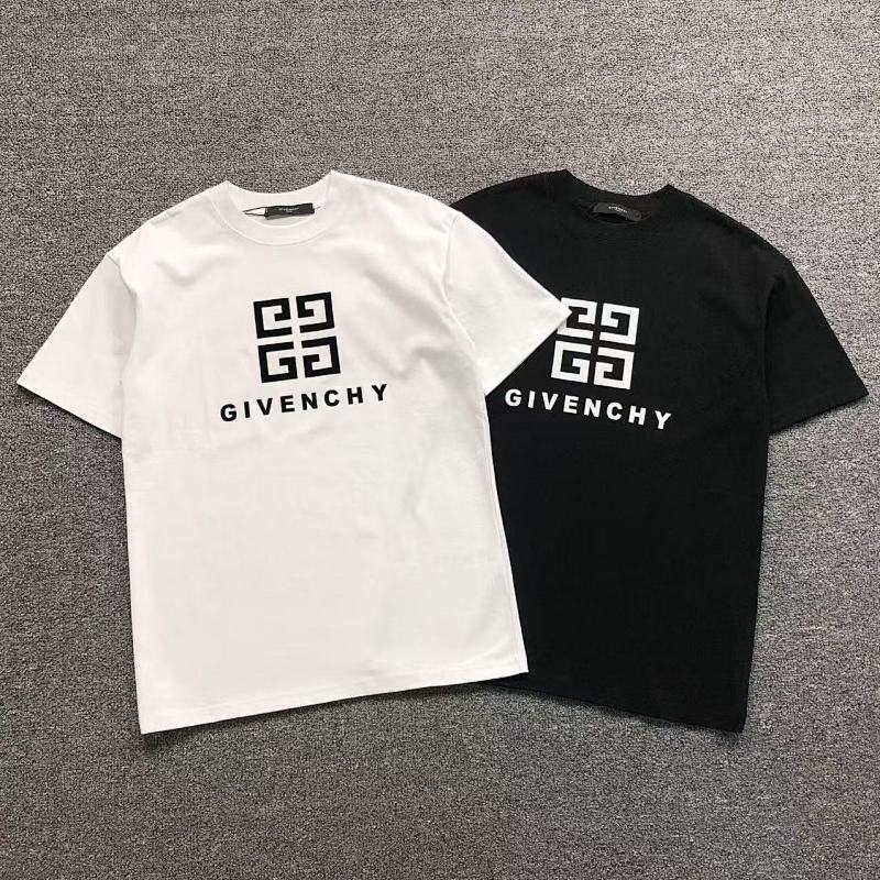 GIVENCHY T-SHIRT 31061103125（im 170cm 60kg i wear size S in the phot）