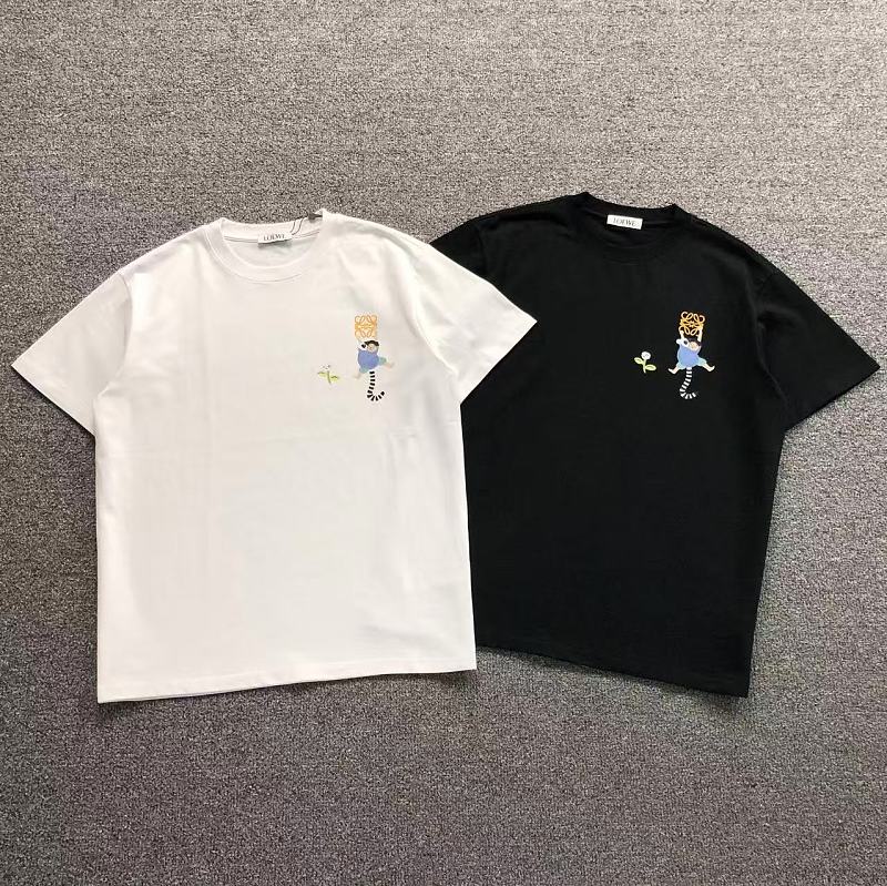 LOEWE T-SHIRT 22050416001（im 170cm 60kg i wear size S in the phot）