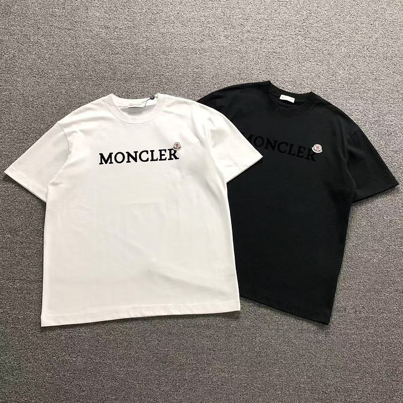 MONCLER T-SHIRT 52418124147（im 170cm 60kg i wear size L in the phot）