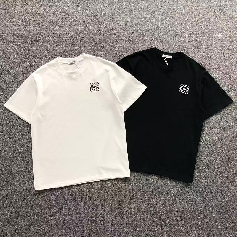 LOEWE T-SHIRT 4207130801 （im 170cm 60kg i wear size S in the phot）