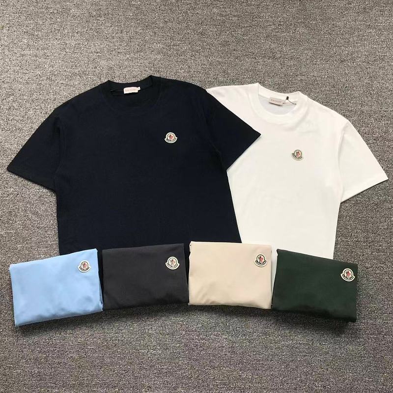 MONCLER T-SHIRT 2204284701（im 170cm 60kg i wear size L in the phot）