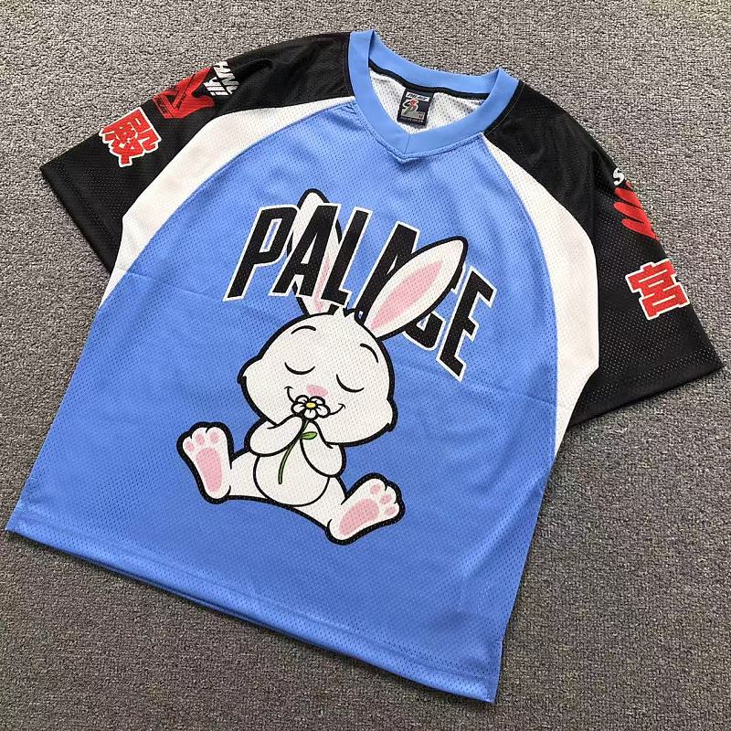 PALACE T-SHIRT 22061305001（im 170cm 60kg i wear size M in the phot）