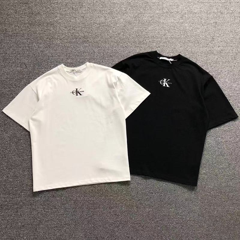CALVIN KLEIN T-SHIRT 42062416001（im 170cm 60kg i wear size XL in the phot）