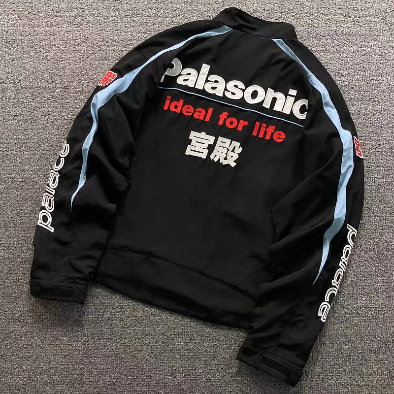 PALACE JACKET 22061306001（im 170cm 60kg i wear size M in the phot）
