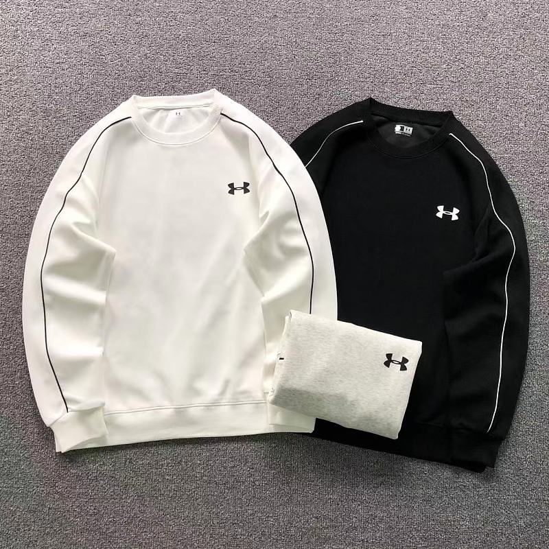 UNDER ARMOUR HOODIE 2207010304（im 170cm 60kg i wear size L in the phot）