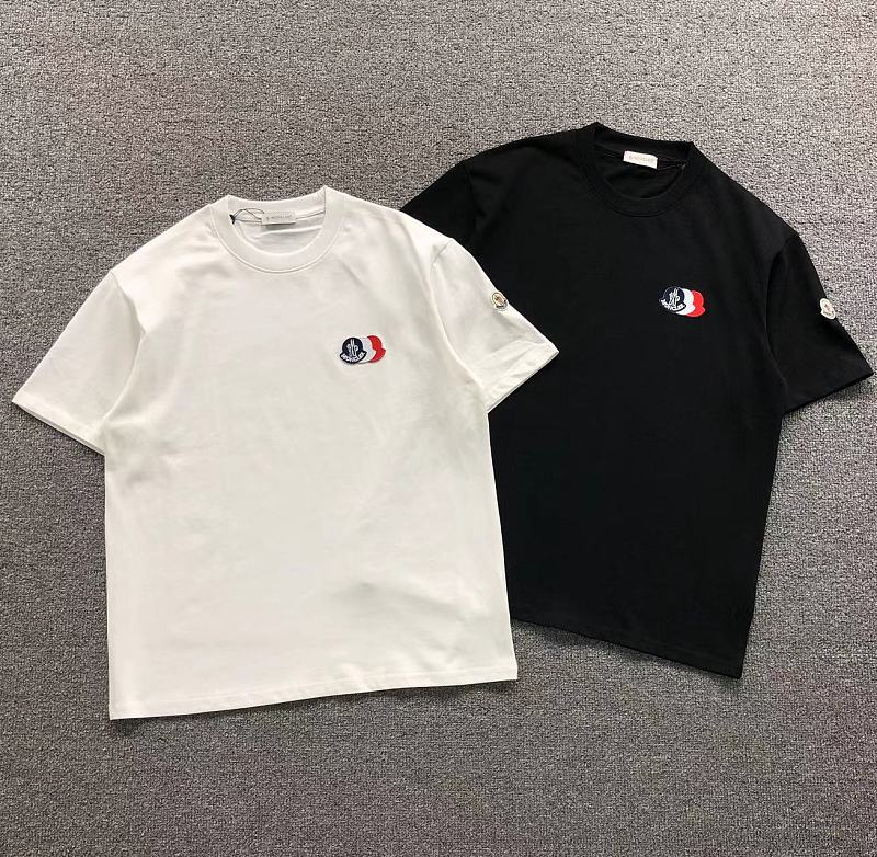 MONCLER T-SHIRT 5242602147（im 170cm 60kg i wear size M in the phot）