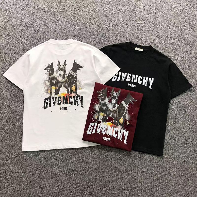 GIVENCHY T-SHIRT 41072602133 （im 170cm 60kg i wear size S in the phot）