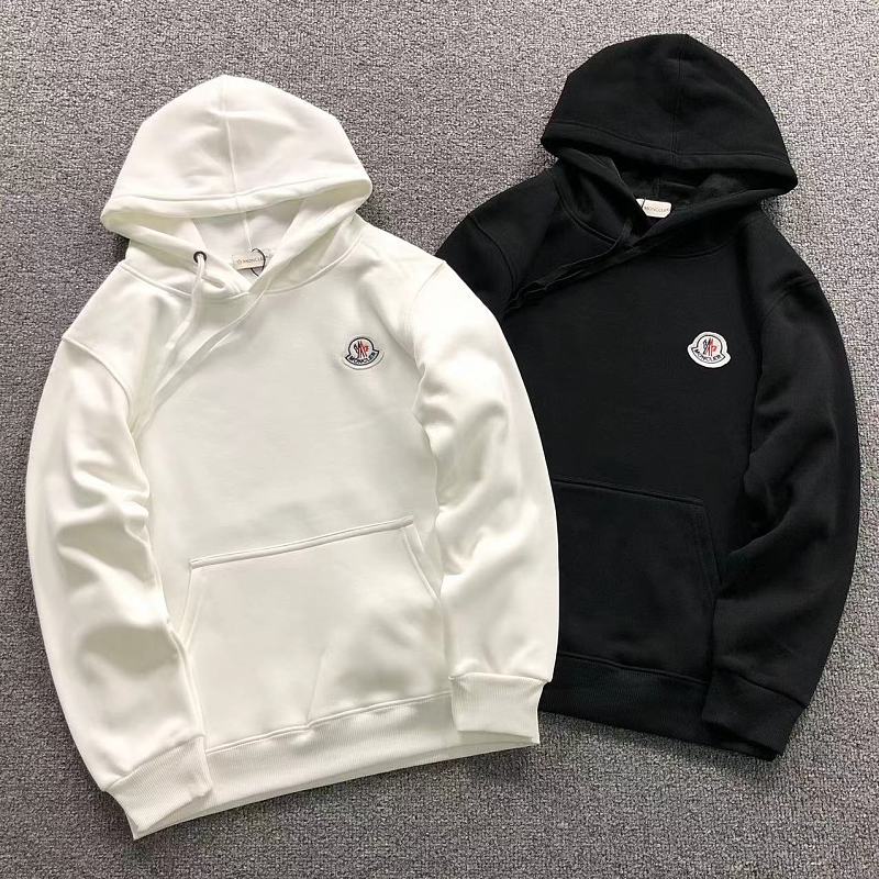 MONCLER HOODIE 2110213101（im 170cm 60kg i wear size M in the phot）