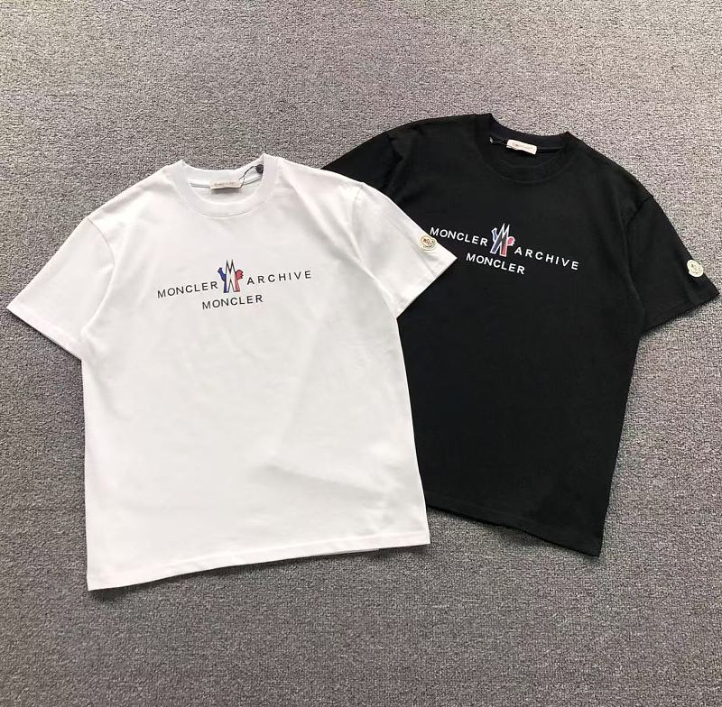 MONCLER T-SHIRT 56200521（im 170cm 60kg i wear size M in the phot）