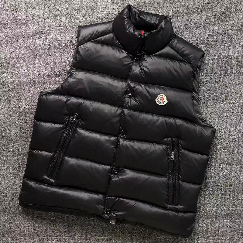 MONCLER VEST DOWN JACKETS 21102111001（im 170cm 60kg i wear size 1 in the phot）