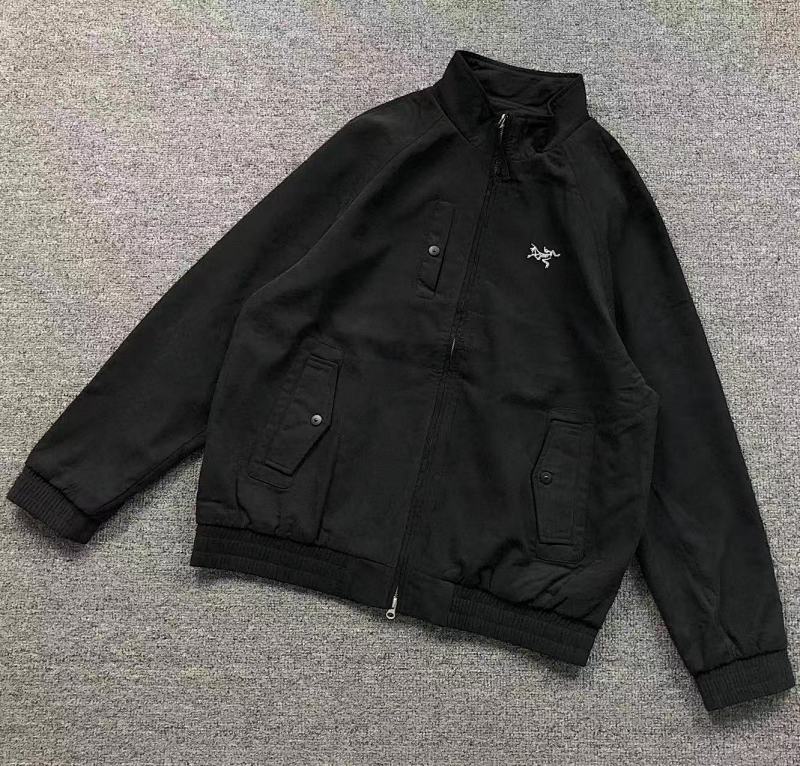 ARC'TERYX JACKET 412221301（im 170cm 60kg i wear size L in the phot）