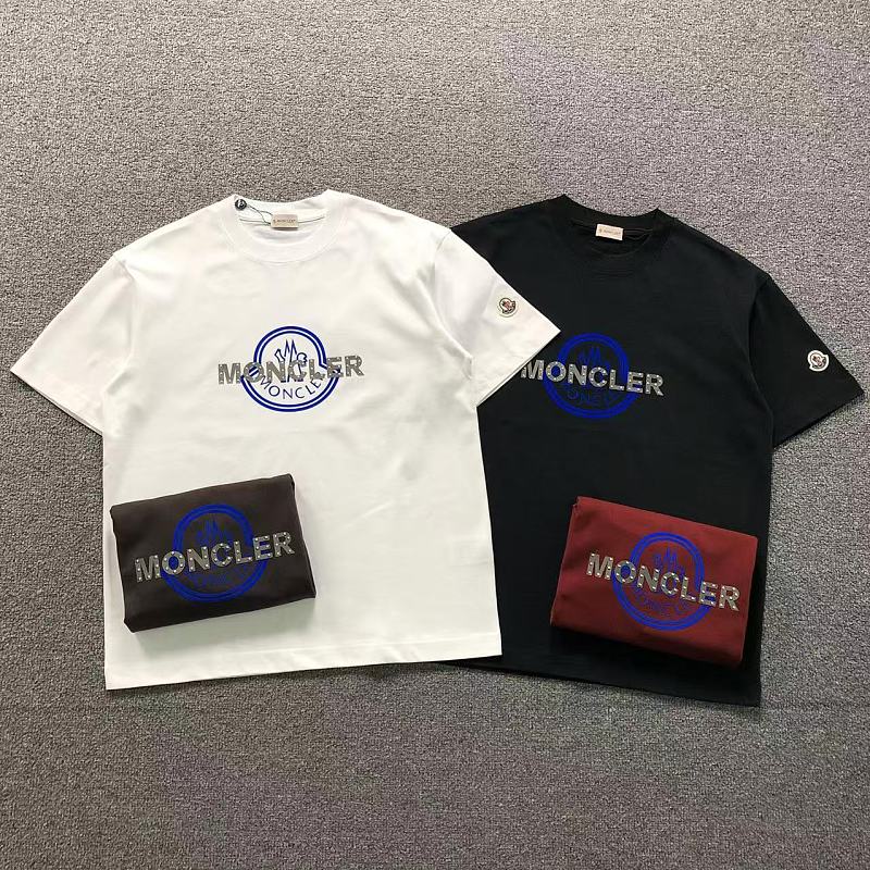 MONCLER T-SHIRT 5242516147（im 170cm 60kg i wear size M in the phot）