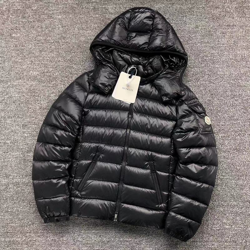 MONCLER DOWN JACKETS FEMAIE STYIE 19221816