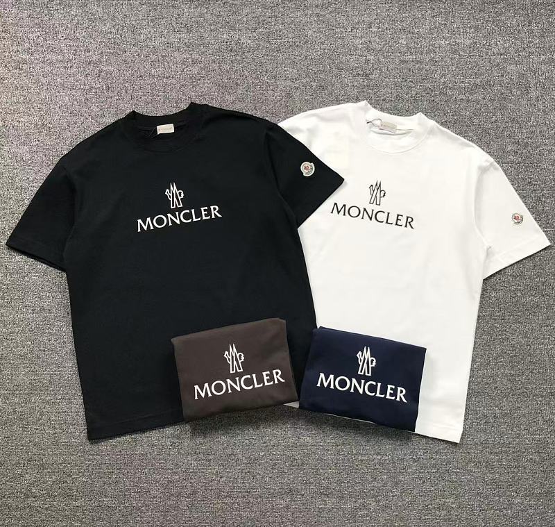 MONCLER T-SHIRT 5122508147（im 170cm 60kg i wear size M in the phot）