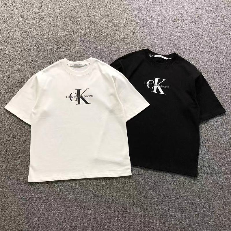 CALVIN KLEIN T-SHIRT 42062406001（im 170cm 60kg i wear size M in the phot）