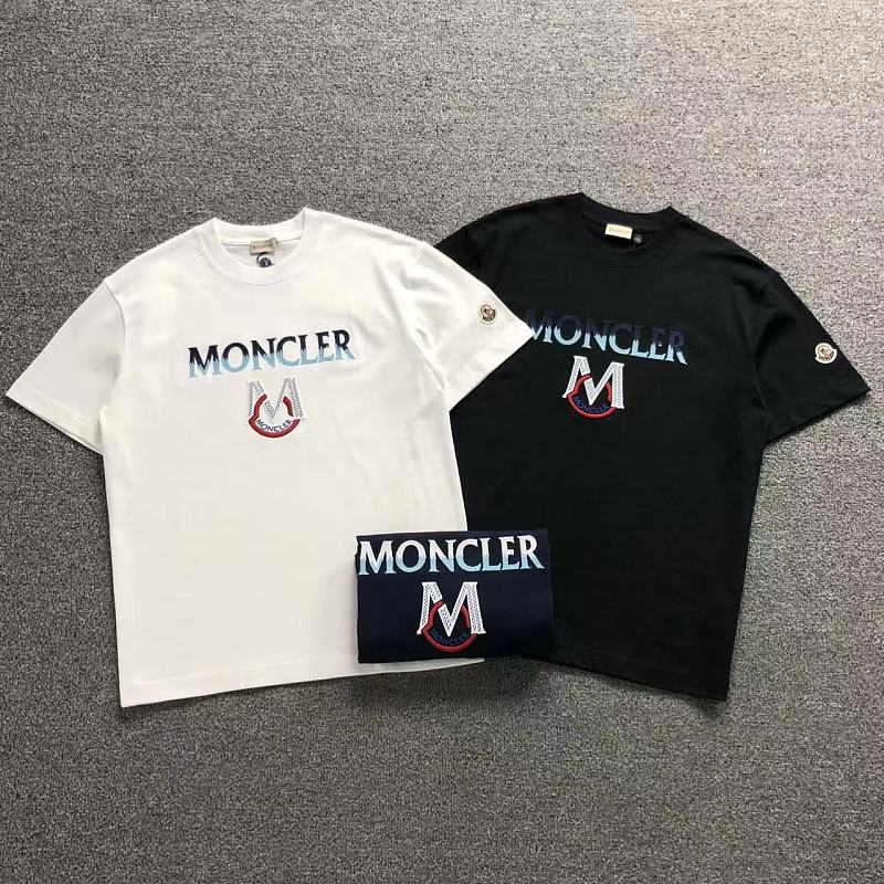 MONCLER T-SHIRT 5260522147（im 170cm 60kg i wear size M in the phot）