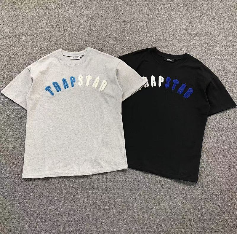 TRAPSTAR T-SHIRT 212170878（im 170cm 57kg i wear size M in the phot）